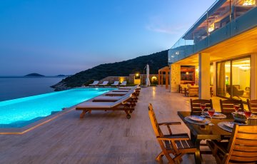 Villa Water Edge 1