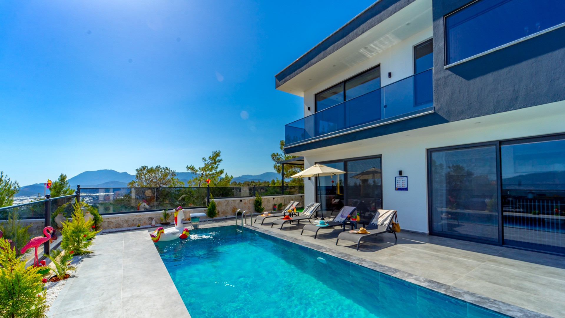 Villa Water Moon