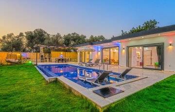 https://www.villabi.com/assets/images/property/kucuk/Villa_UYur_1.jpg