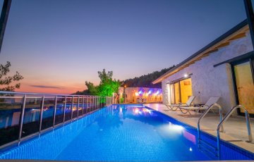 Villa Savaş